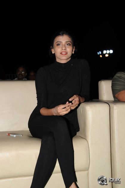 Hebah-Patel-at-Kumari-21-F-Movie-Platinum-Disc-Function